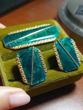 Vintage Signed BUTLER Emerald Green Abalone Shell Brooch & Earring